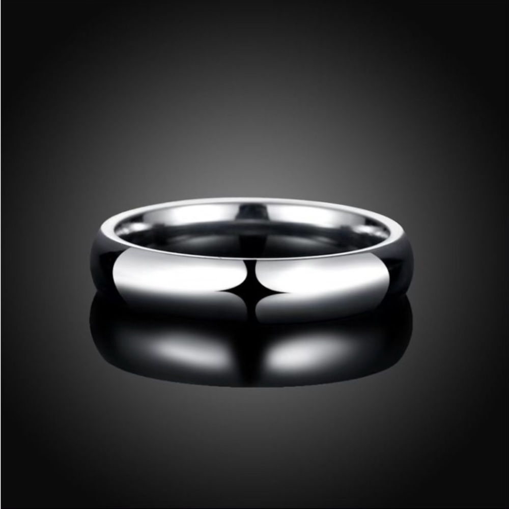 Men's size 9 wedding band